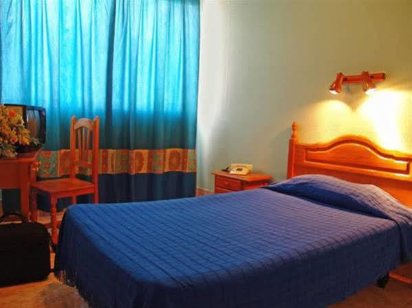 Pension Cardona Arrecife  Esterno foto